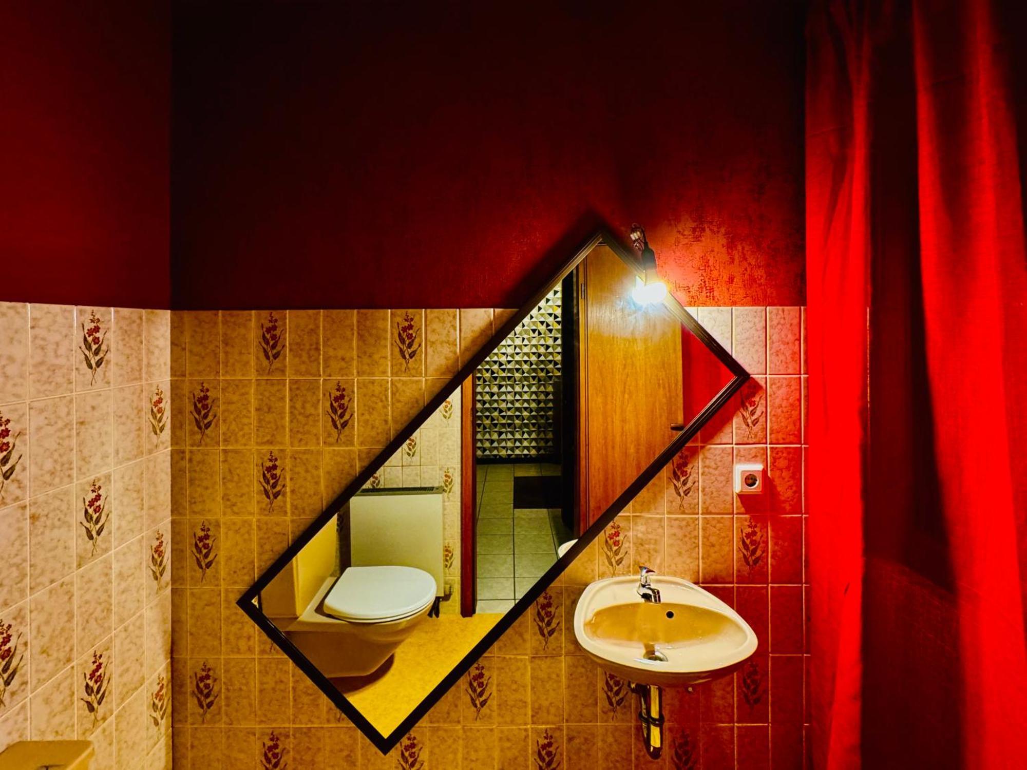 Bookeinfach Bad Ems - Private - Sauna Jacuzzi Whirlpool Swimmingpool Alahna Sup Beachvolleyball Billiards Ping Pong Cinema Theater Music Disco Ball Bbq Und Parkplaetze 외부 사진