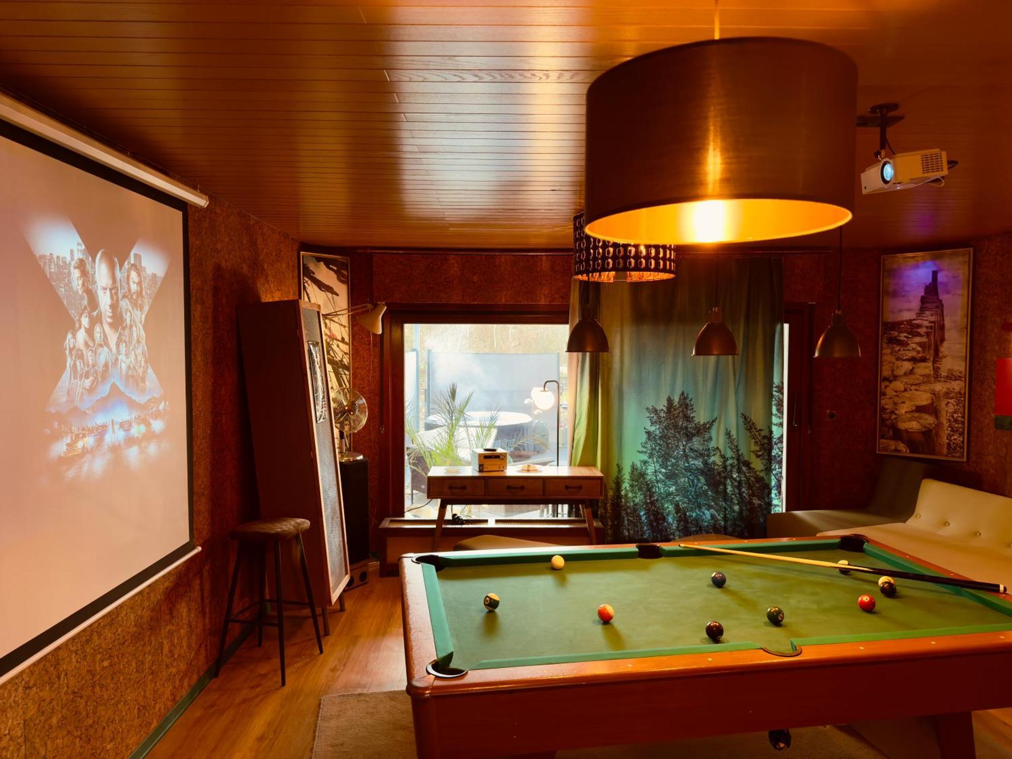 Bookeinfach Bad Ems - Private - Sauna Jacuzzi Whirlpool Swimmingpool Alahna Sup Beachvolleyball Billiards Ping Pong Cinema Theater Music Disco Ball Bbq Und Parkplaetze 외부 사진