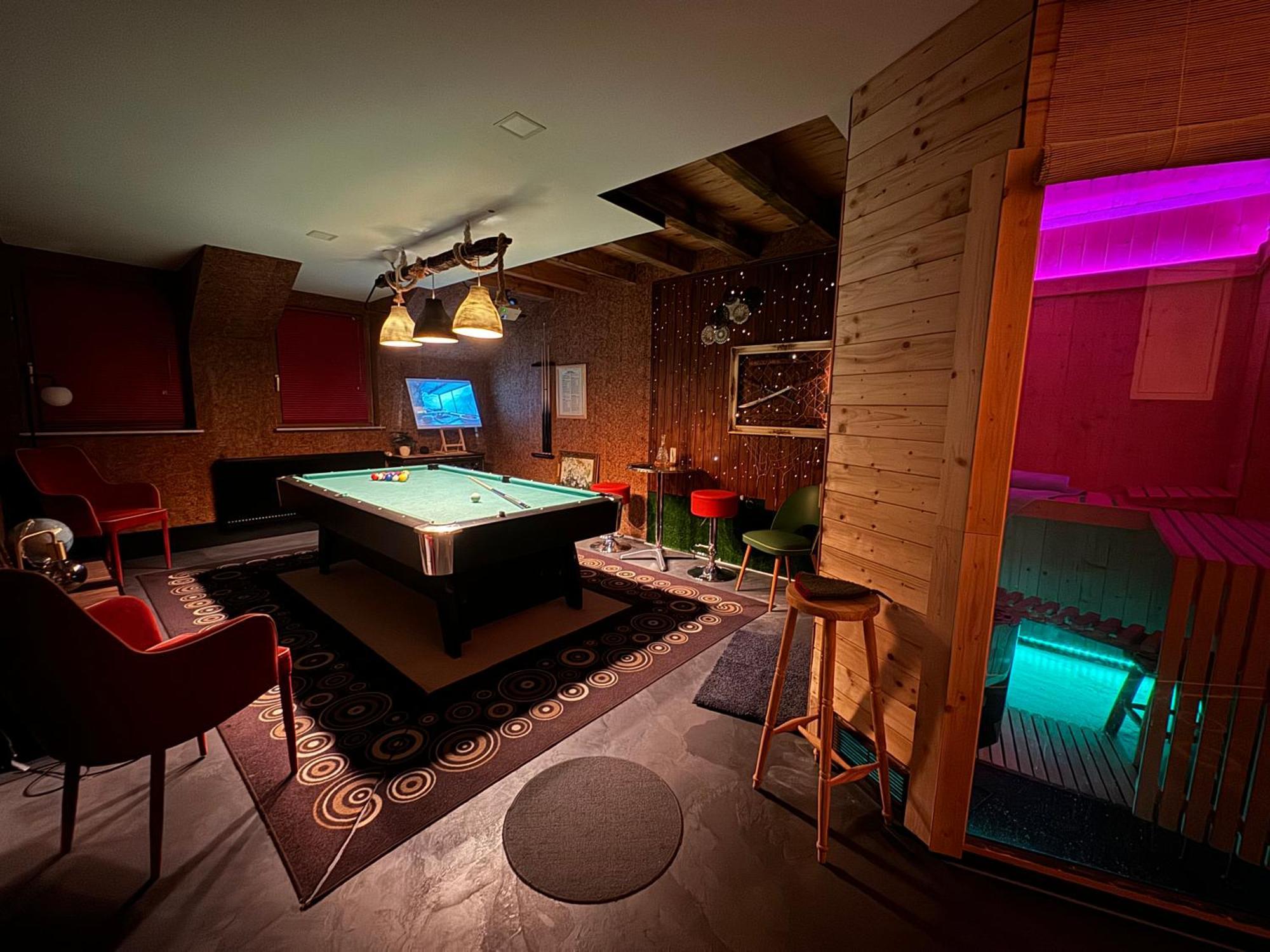 Bookeinfach Bad Ems - Private - Sauna Jacuzzi Whirlpool Swimmingpool Alahna Sup Beachvolleyball Billiards Ping Pong Cinema Theater Music Disco Ball Bbq Und Parkplaetze 외부 사진