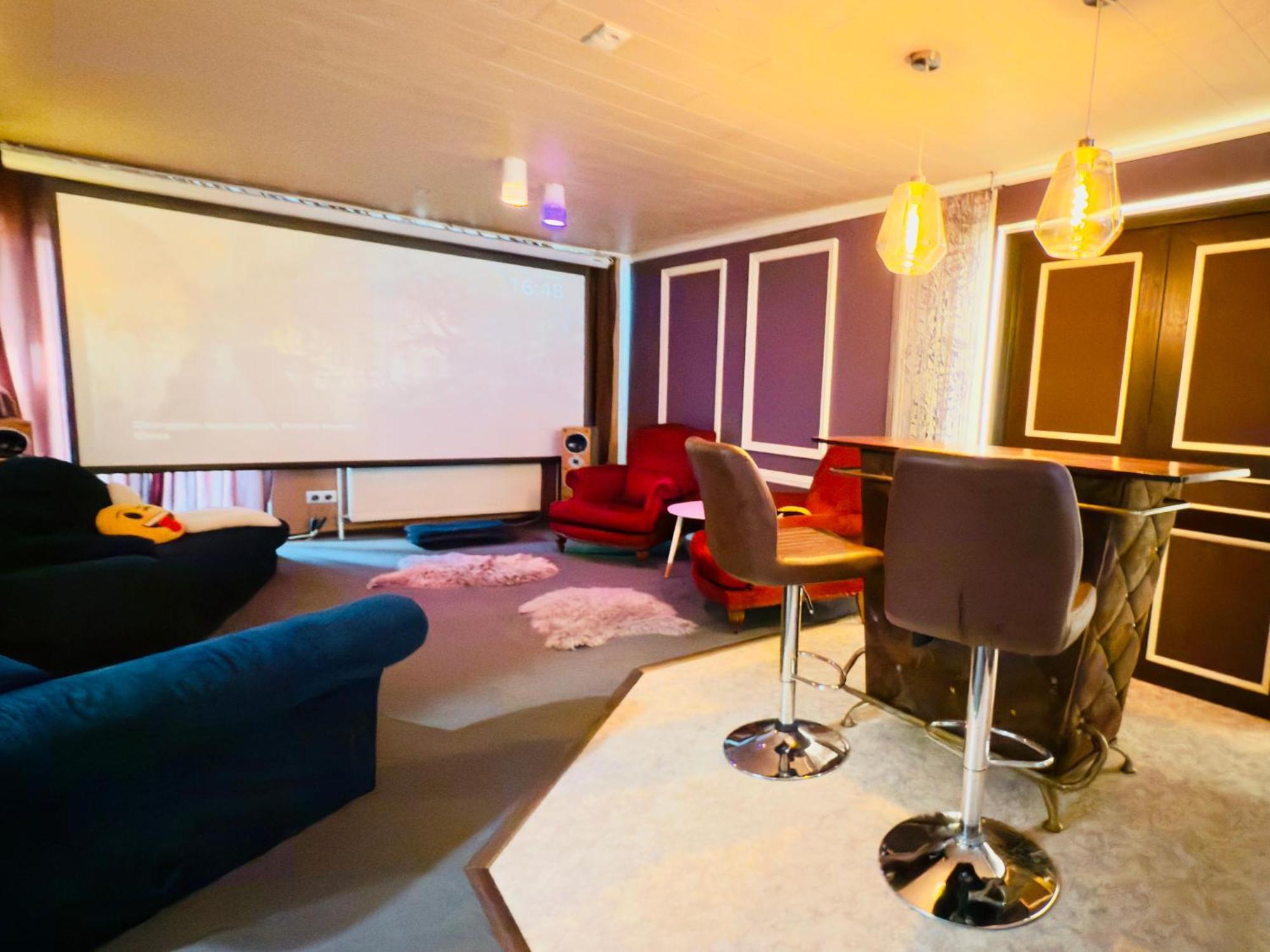 Bookeinfach Bad Ems - Private - Sauna Jacuzzi Whirlpool Swimmingpool Alahna Sup Beachvolleyball Billiards Ping Pong Cinema Theater Music Disco Ball Bbq Und Parkplaetze 객실 사진
