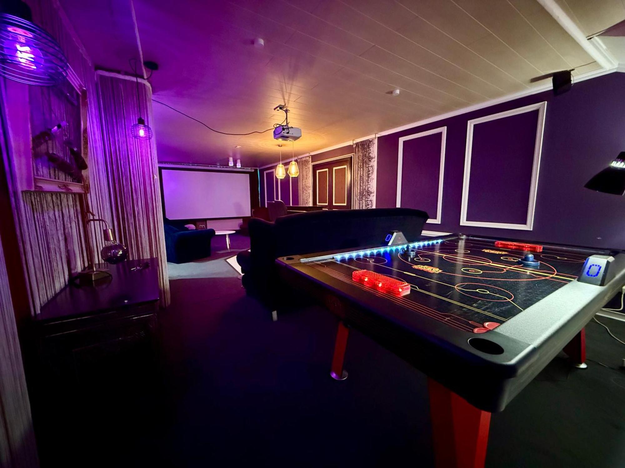 Bookeinfach Bad Ems - Private - Sauna Jacuzzi Whirlpool Swimmingpool Alahna Sup Beachvolleyball Billiards Ping Pong Cinema Theater Music Disco Ball Bbq Und Parkplaetze 외부 사진